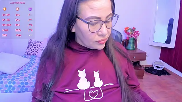 esmeralda milf online show from 10-19-25, 02:40