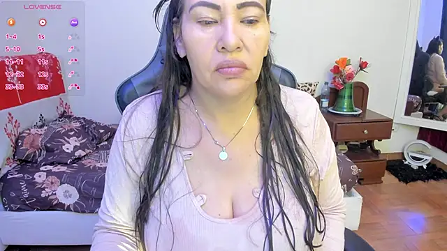 esmeralda milf online show from 12-01-25, 02:44