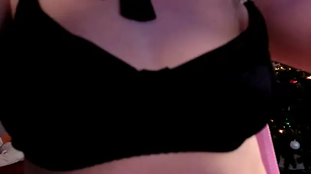 Snapshot of MilenaSaint chatting on 01-07-25, 08:45 MilenaSaint online show from 01-07-25, 08:45