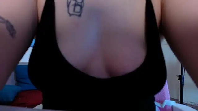 Snapshot of MilenaSaint chatting on 01-26-25, 09:08 MilenaSaint online show from 01-26-25, 09:08