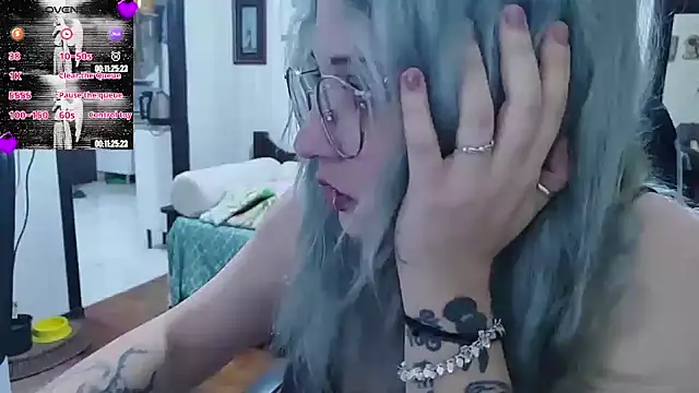 ElfGrey online show from 11-19-25, 04:56