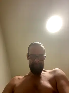 Platinum211 online show from 12-22-25, 01:41