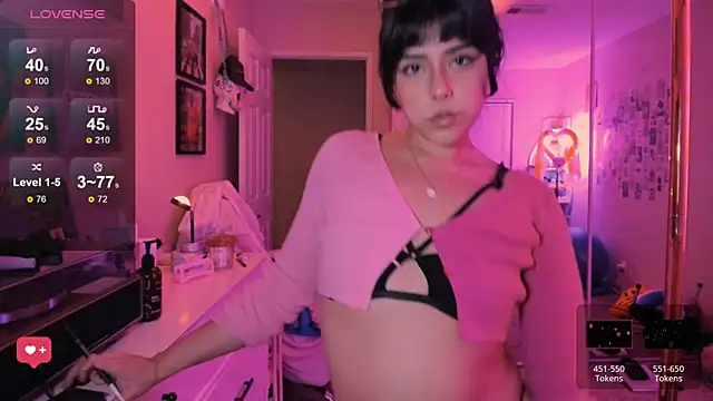 Evie-Luna online show from 11-12-25, 02:45