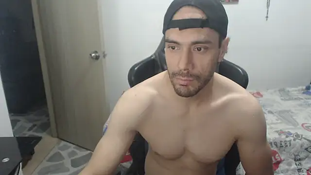 samuelgarcia  online show from 06-25-26, 07:24