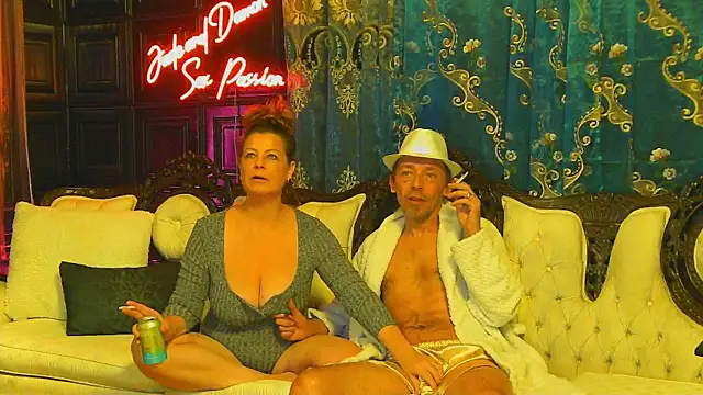 Snapshot of JadeandDamon chatting on 12-01-25, 05:29 JadeandDamon online show from 12-01-25, 05:29