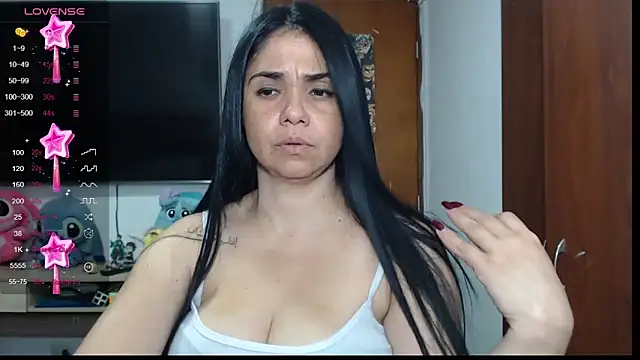 Snapshot of selena_ferri chatting on 01-11-25, 01:37 selena ferri online show from 01-11-25, 01:37