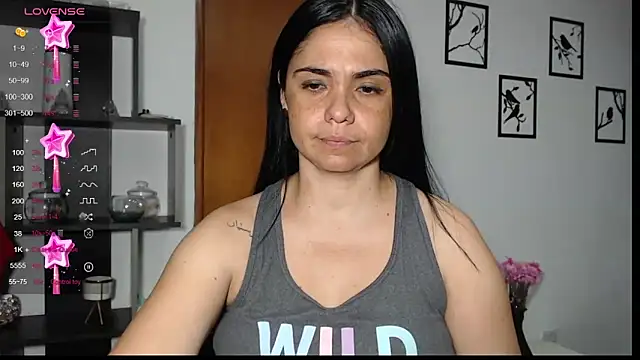 Snapshot of selena_ferri chatting on 01-13-25, 01:45 selena ferri online show from 01-13-25, 01:45