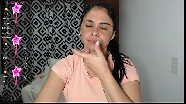 Snapshot of selena_ferri chatting on 01-31-25, 02:37 selena ferri online show from 01-31-25, 02:37