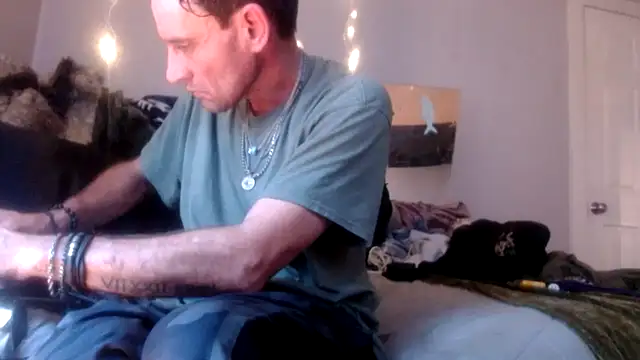 Snapshot of lickthecat chatting on 11-08-25, 10:52 lickthecat online show from 11-08-25, 10:52