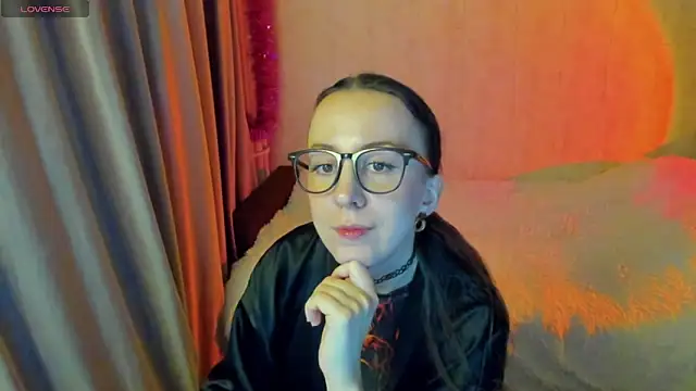 CurlySteph online show from 11-07-25, 05:57