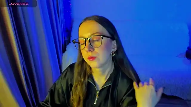 CurlySteph online show from 01-05-26, 05:27