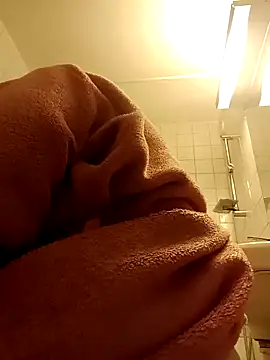 Hottie-Mom online show from 12-18-25, 09:26