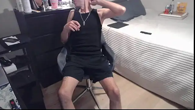 Snapshot of smokenstrokex chatting on 06-01-26, 07:59 smokenstrokex online show from 06-01-26, 07:59