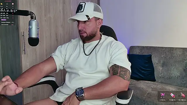 Snapshot of mr_david_cox chatting on 02-19-25, 11:04 mr david cox online show from 02-19-25, 11:04