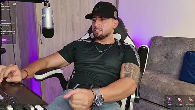 Snapshot of mr_david_cox chatting on 02-22-25, 03:56 mr david cox online show from 02-22-25, 03:56