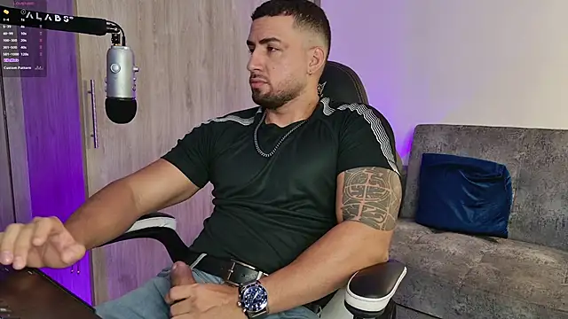 Snapshot of mr_david_cox chatting on 02-23-25, 12:41 mr david cox online show from 02-23-25, 12:41