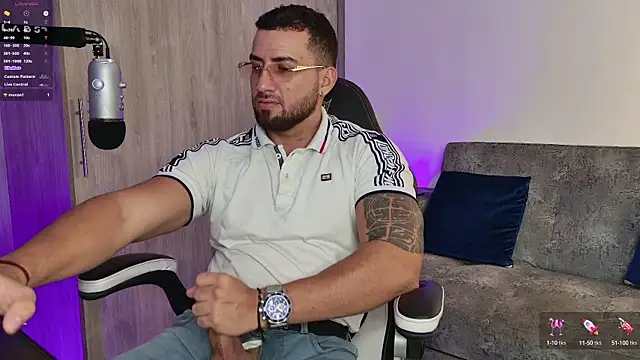 Snapshot of mr_david_cox chatting on 03-05-25, 12:55 mr david cox online show from 03-05-25, 12:55