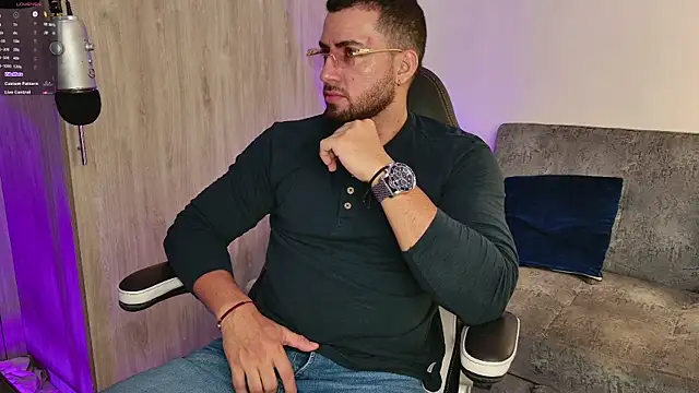 Snapshot of mr_david_cox chatting on 03-06-25, 01:03 mr david cox online show from 03-06-25, 01:03