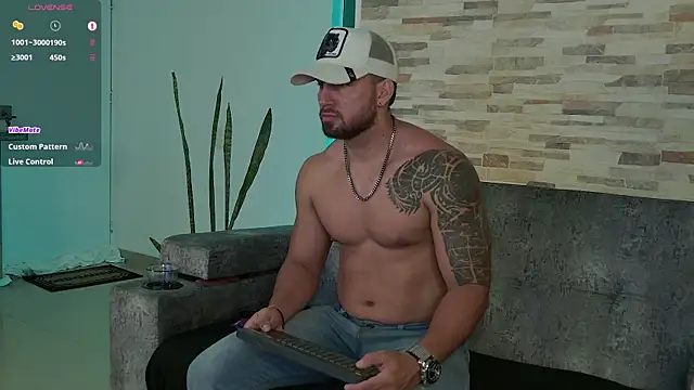 Snapshot of mr_david_cox chatting on 03-20-25, 02:40 mr david cox online show from 03-20-25, 02:40