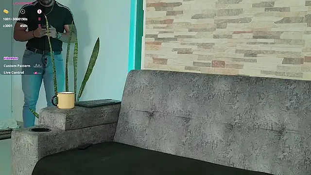 Snapshot of mr_david_cox chatting on 03-20-25, 11:38 mr david cox online show from 03-20-25, 11:38