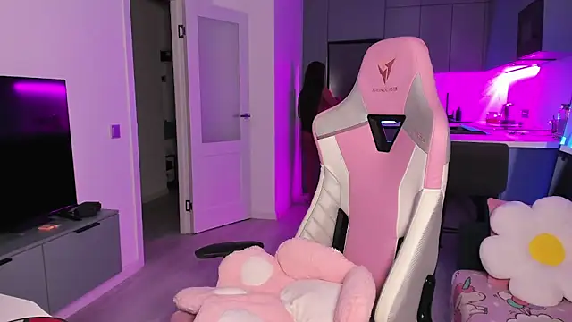 wow lovie online show from 10-10-25, 05:12