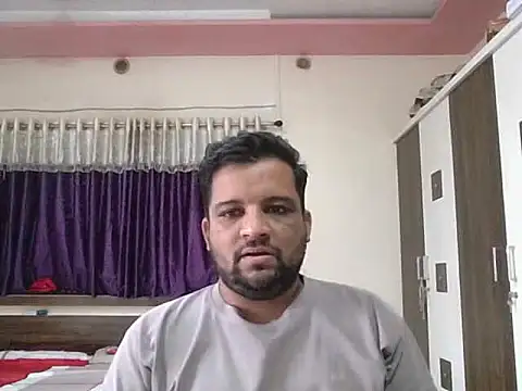 Snapshot of dhruv_love chatting on 09-15-25, 09:31 dhruv love online show from 09-15-25, 09:31