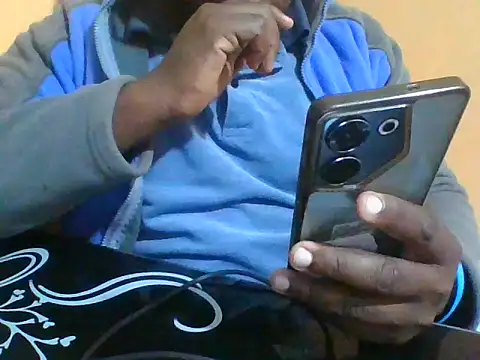 Snapshot of honeyswit chatting on 06-21-26, 10:12 honeyswit online show from 06-21-26, 10:12