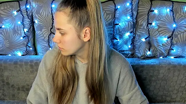 MaggieCake online show from 12-05-24, 02:53