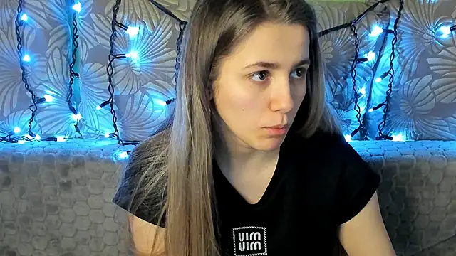 MaggieCake online show from 02-24-25, 05:22