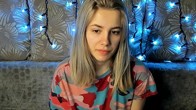 MaggieCake online show from 03-07-25, 04:24