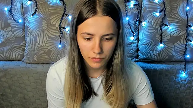 MaggieCake online show from 10-22-25, 02:45