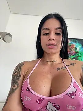 LaraHenao online show from 06-17-26, 02:29