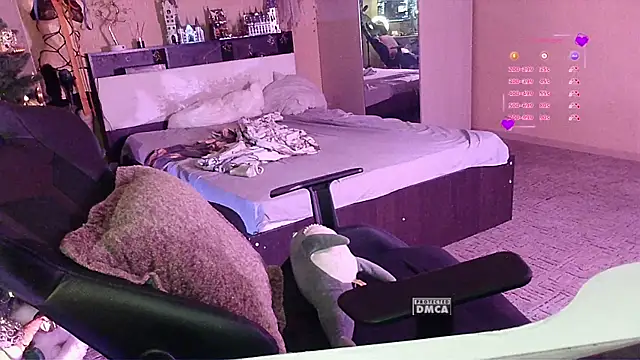 Mrs Dream online show from 12-14-25, 02:33