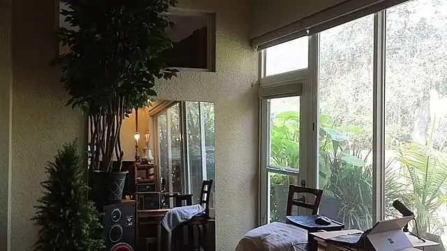 Snapshot of eliberator1777 chatting on 02-22-25, 04:30 eliberator1777 online show from 02-22-25, 04:30