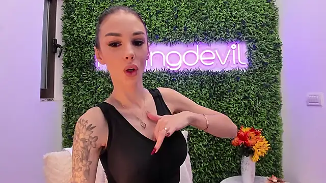 realhotfallingdevil online show from 11-18-25, 06:07