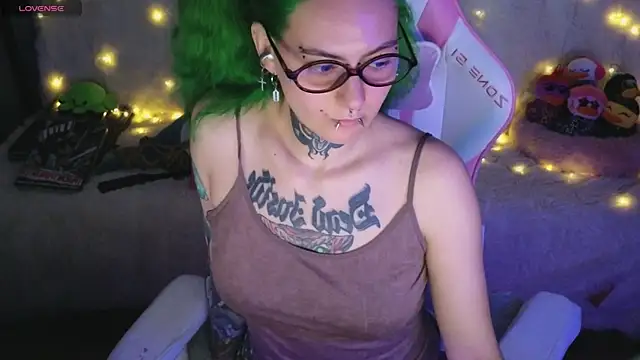 Ginger Stay online show from 05-15-26, 07:59