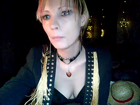 Snapshot of WildMissNiks chatting on 12-22-24, 02:06 WildMissNiks online show from 12-22-24, 02:06