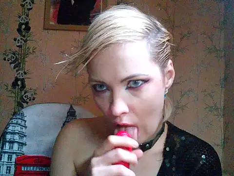 Snapshot of WildMissNiks chatting on 10-03-25, 08:22 WildMissNiks online show from 10-03-25, 08:22