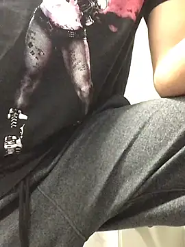 Snapshot of 69RIPsta69 chatting on 03-10-25, 04:17 69RIPsta69 online show from 03-10-25, 04:17