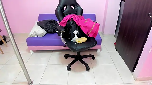 MATURE WHOR33 online show from 11-17-25, 11:49