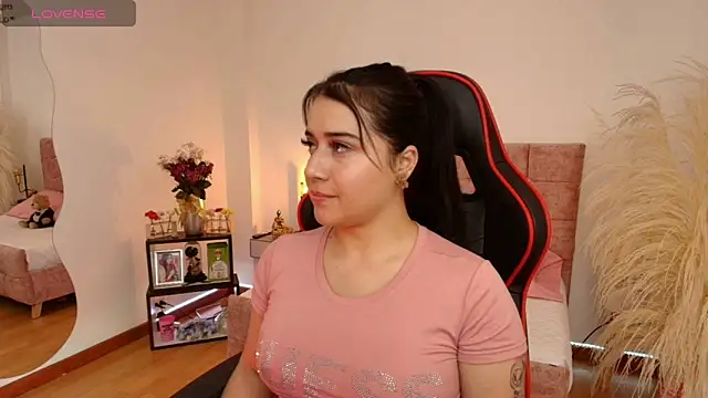 Snapshot of KallyMyller1 chatting on 12-10-24, 07:11 KallyMyller1 online show from 12-10-24, 07:11