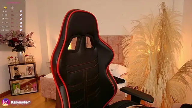 Snapshot of KallyMyller1 chatting on 02-19-25, 07:16 KallyMyller1 online show from 02-19-25, 07:16