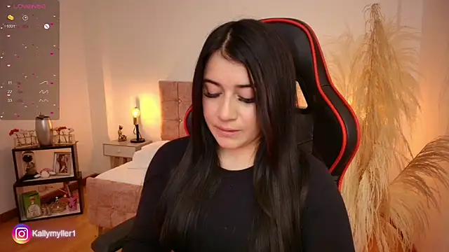 Snapshot of KallyMyller1 chatting on 03-06-25, 07:21 KallyMyller1 online show from 03-06-25, 07:21