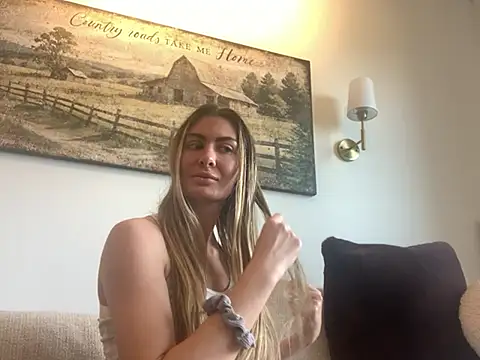 Snapshot of Alyssa_rhoades chatting on 06-02-26, 03:14 Alyssa rhoades online show from 06-02-26, 03:14