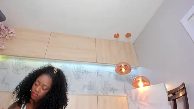 maryevans  online show from 09-23-25, 11:46