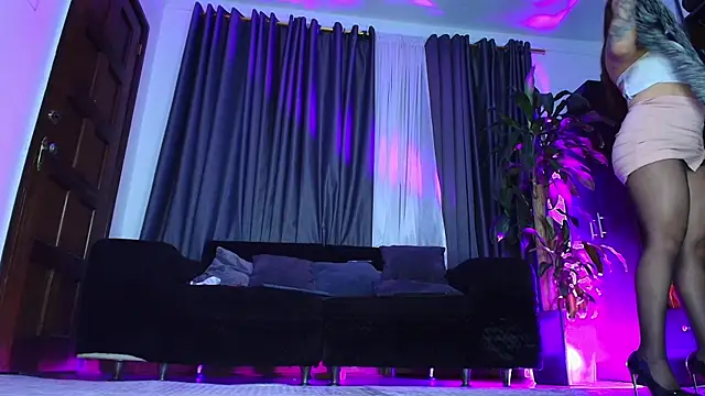 Aliciawonderxx online show from 06-11-26, 12:32