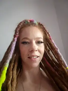 LucidLucy online show from 11-30-25, 02:43