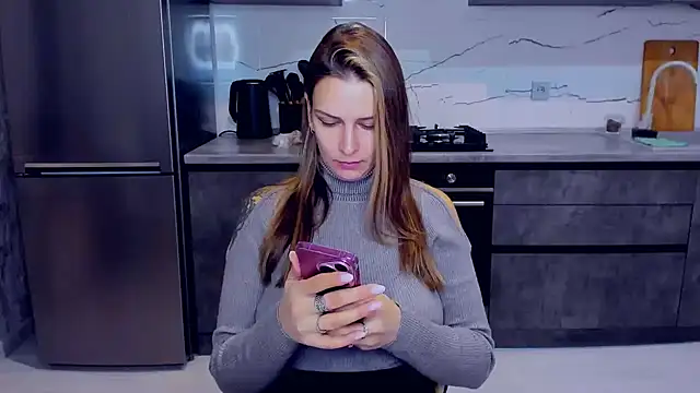 AlexiaDarren online show from 02-26-25, 04:14