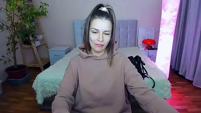 AlexiaDarren online show from 03-11-25, 12:54