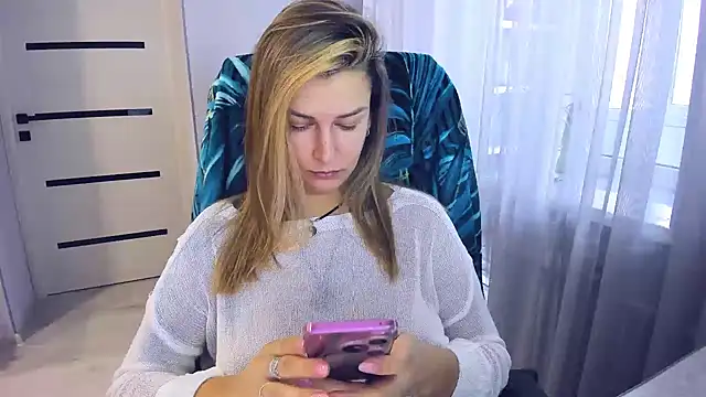 AlexiaDarren online show from 12-04-25, 07:06